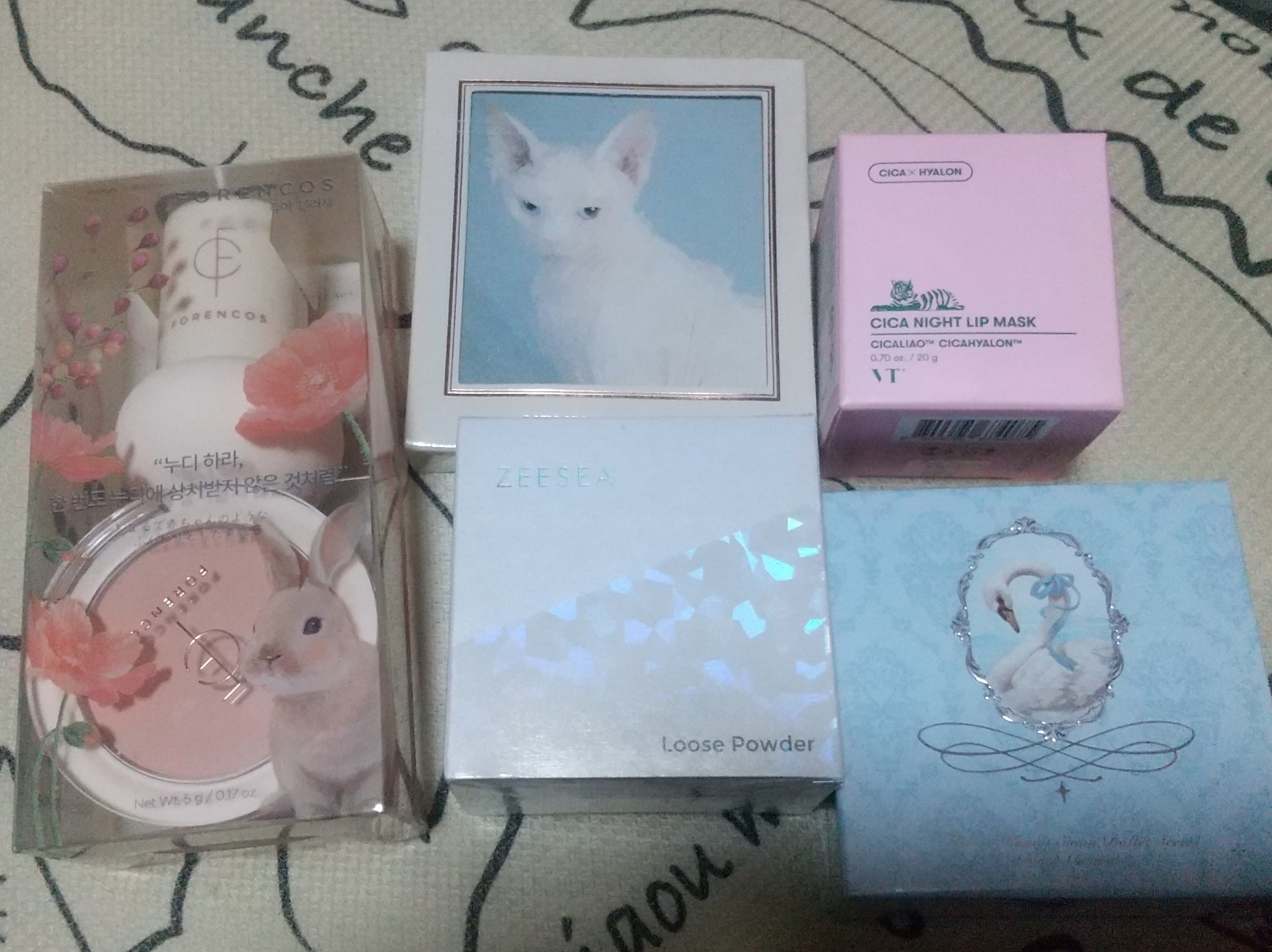 Venus Marble アイシャドウキャットシリーズ/Venus Marble/アイシャドウパレットを使ったクチコミ（1枚目）