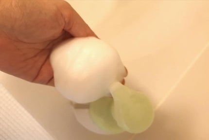 hadakara ボディーソープ泡で出てくるサラサラfeelタイプ グリーンシトラスの香り/hadakara/ボディソープを使ったクチコミ(4枚目)