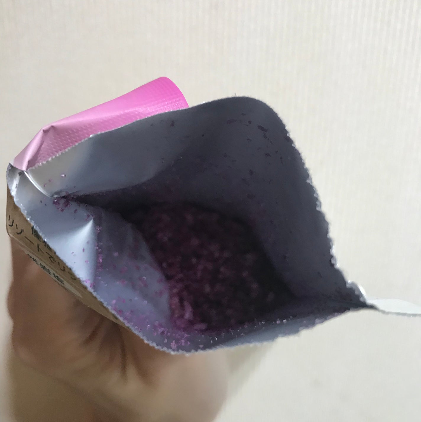 バスソルト ハッピーフォーミー ロータス&ジャスミンの香り/クナイプ/無機塩系入浴剤を使ったクチコミ(3枚目)