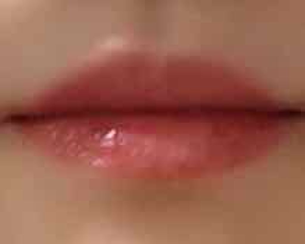 yua。 on LIPS 「♡BIDOLつやぷるリップ03こなれベージュ♡※3枚目くちびる..」(3枚目)