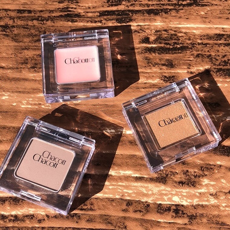 マルチカラーバリエーション マット/チャコット・コスメティクス/単色アイシャドウを使ったクチコミ（1枚目）