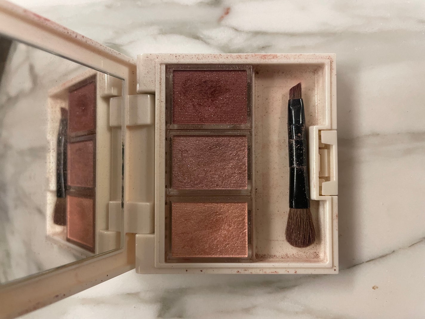 シャドーカスタマイズ/MAJOLICA MAJORCA/単色アイシャドウを使ったクチコミ(2枚目)