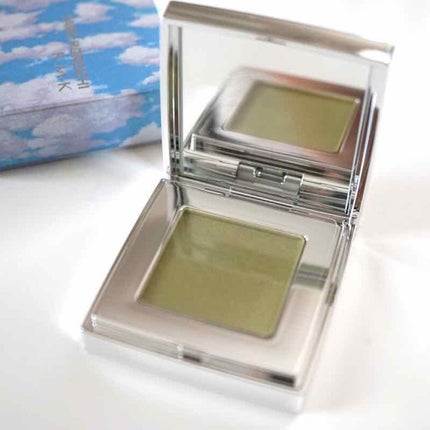 RMK フューチャーアイズのクチコミ「緑のシャドウが欲しくて探し回ってました!
RMKをのぞいたときに見えたこの緑に一目惚れ!黄緑系.....」(1枚目)