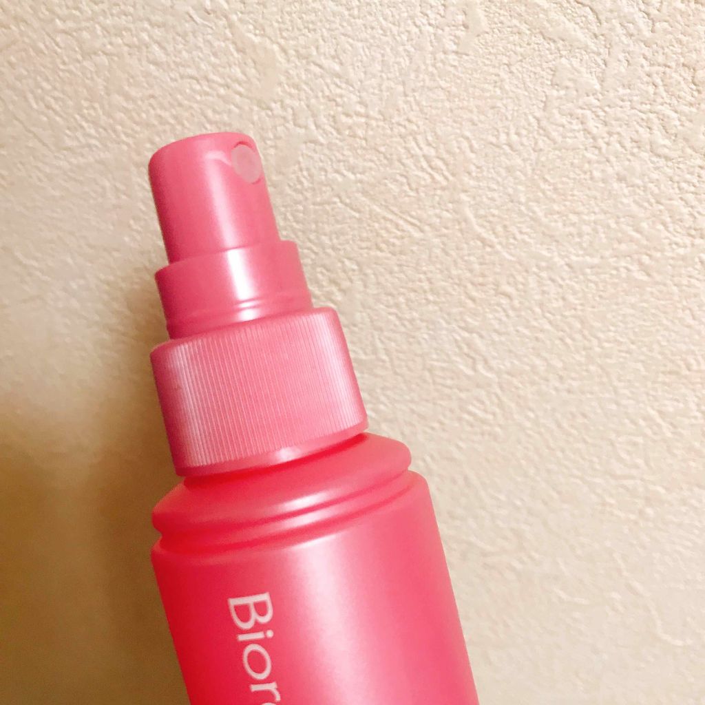 ビオレ ビオレZ 薬用デオドラント 全身用スプレーのクチコミ「寒い季節の定番になった発熱系インナー👕
着用中ふとした瞬間に『ん？なんか臭う？』
となるのは、.....」（2枚目）