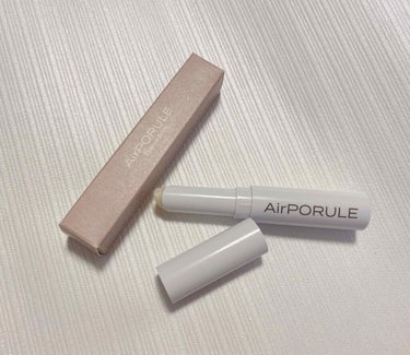 
[ AirPORULE エッセンスバーム ]
2g ¥2.280(税抜)
無香料

●唇のケア
●化粧直し
●アイメイク下地
などに使える美容スティック

私は目元の乾燥とほうれい線が気になるので、そ