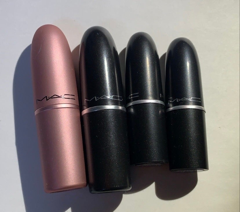 みみ on LIPS 「今回は、唇弱々の私でも荒れない!マックの激推し手持ちリップを紹..」(1枚目)