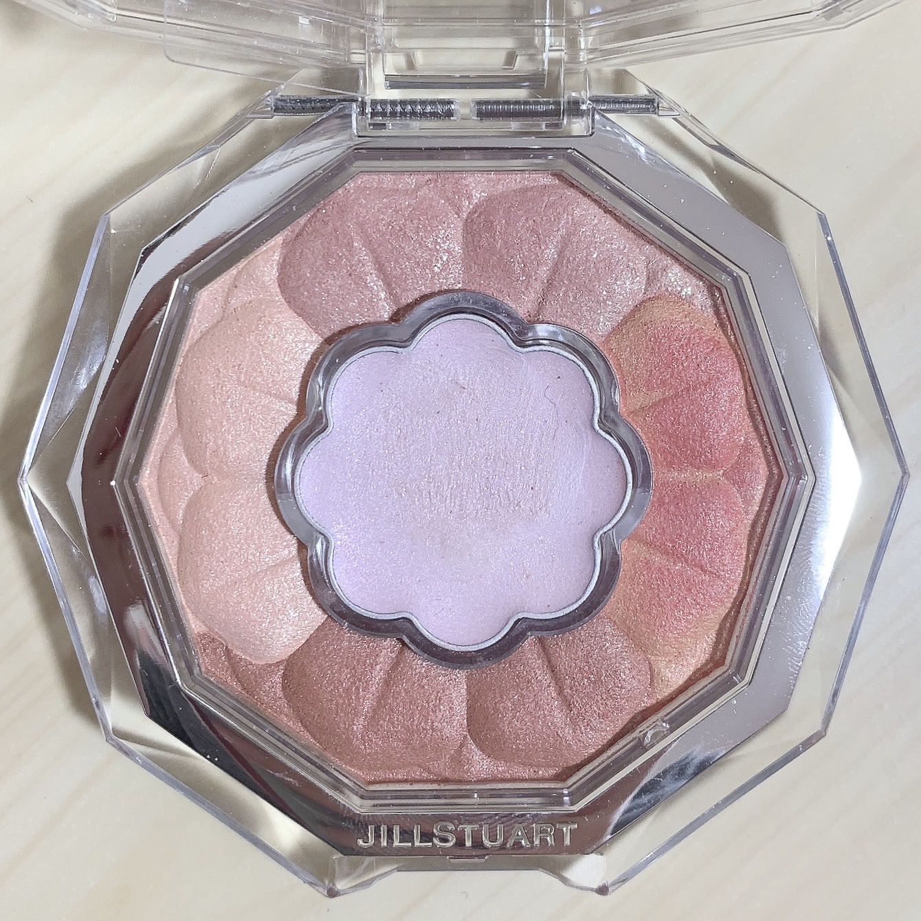 ジルスチュアート ブルームドロップ リップ＆チーク シフォン 101 sweet feathers(限定色)/JILL STUART/リキッドチークを使ったクチコミ（3枚目）