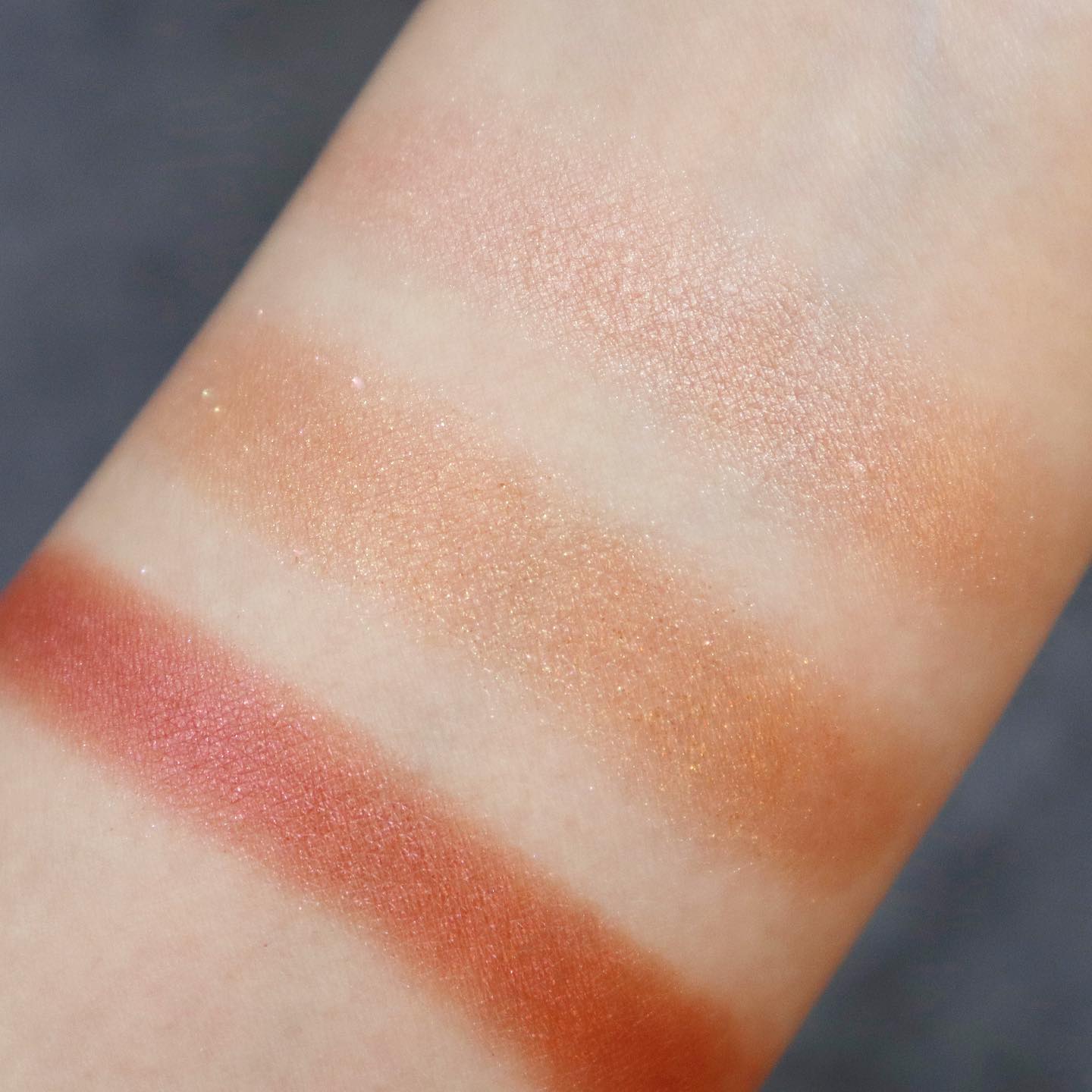 アディクション ザ アイシャドウ スパークル/ADDICTION/単色アイシャドウを使ったクチコミ（2枚目）