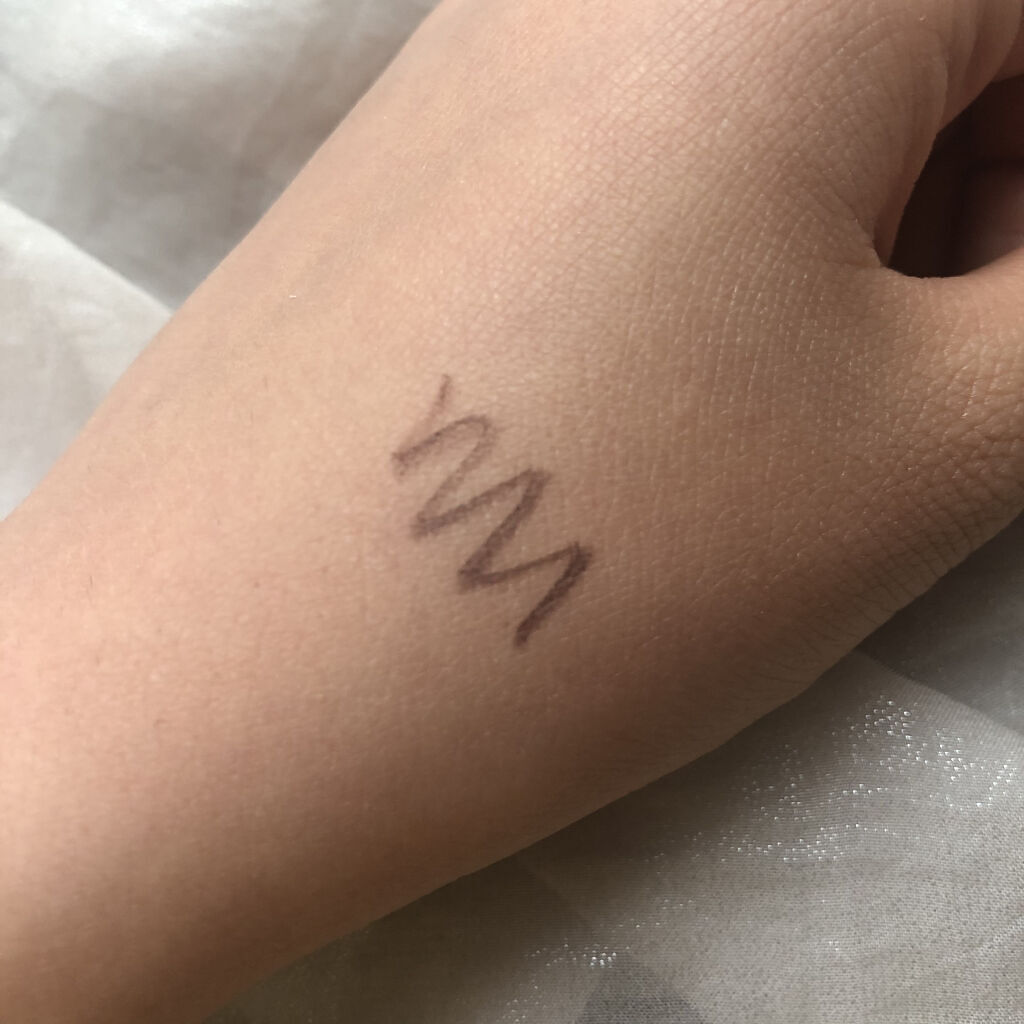 EYE OPENING LINER/UZU BY FLOWFUSHI/リキッドアイライナーを使ったクチコミ（3枚目）