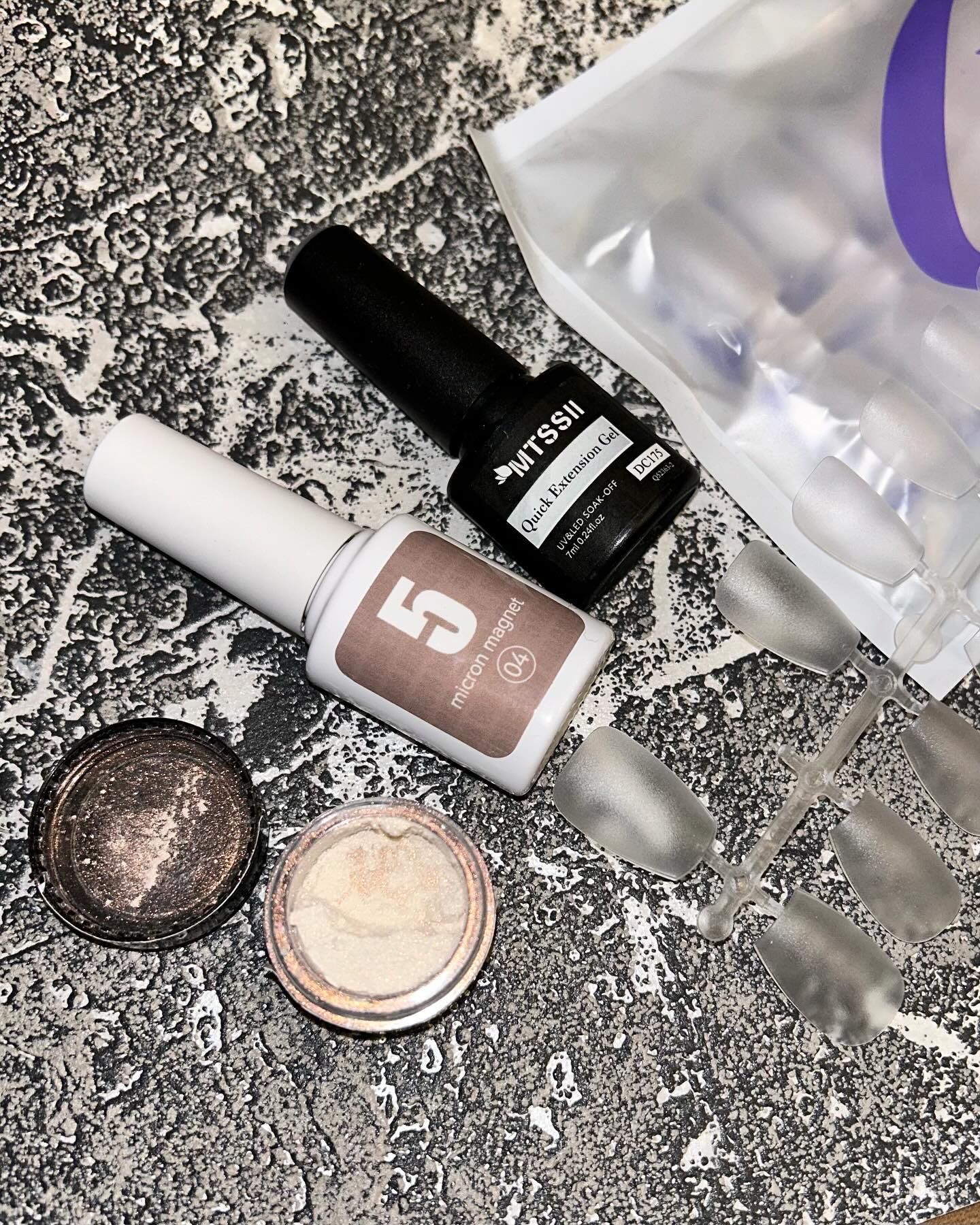 Sigil Inspired Magic Eyeshadows/SIGIL inspired/単色アイシャドウを使ったクチコミ（3枚目）