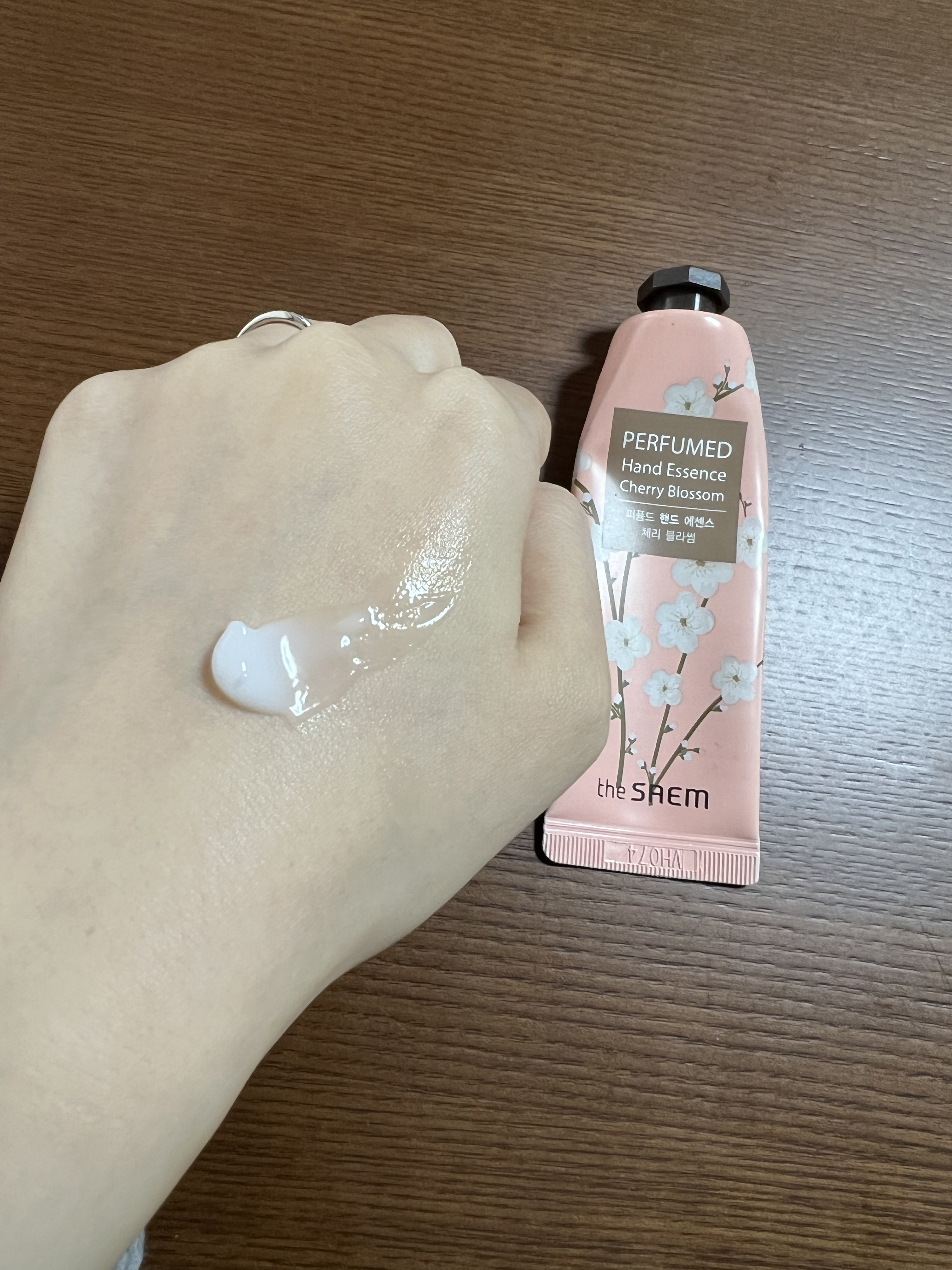 パフューム ハンドエッセンス/the SAEM/ハンドクリームを使ったクチコミ（2枚目）