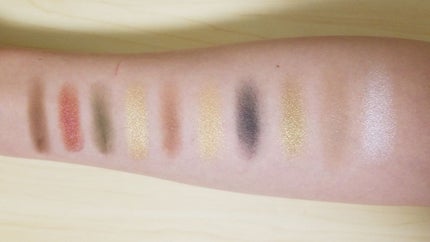 GUERLAIN パレットゴールデンランドのクチコミ「
ゲラン
パレットゴールデンランド(限定)
私の中で流行りの赤とカーキと紺色に
3種類のゴ.....」(3枚目)