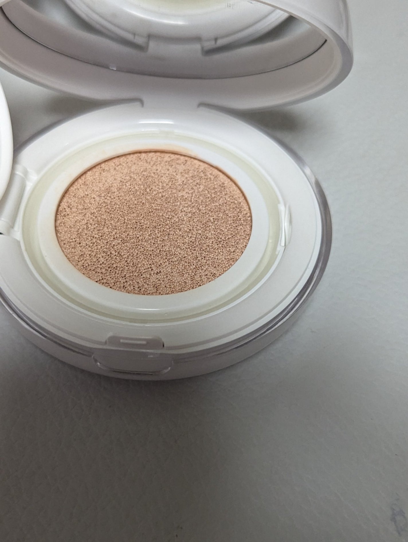 フィークッションガラス/fwee/クッションファンデーションを使ったクチコミ(2枚目)