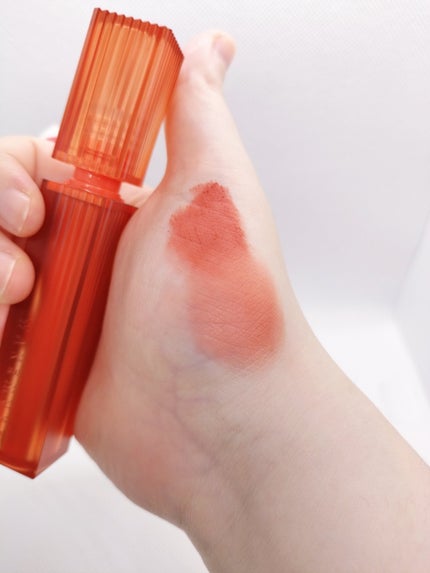 ウォーターブラーリングフィクシングティント/wakemake/リップティントを使ったクチコミ(4枚目)