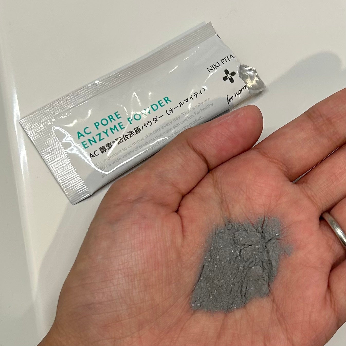 AC 毛穴酵素洗顔パウダー/NIKI PITA/洗顔パウダーを使ったクチコミ(2枚目)