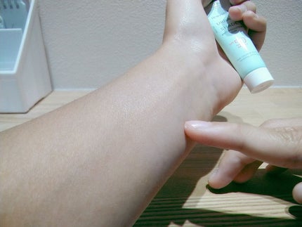 アーバンシェード アンチポーション トーンアップ/DEWYTREE/日焼け止めクリームを使ったクチコミ(4枚目)