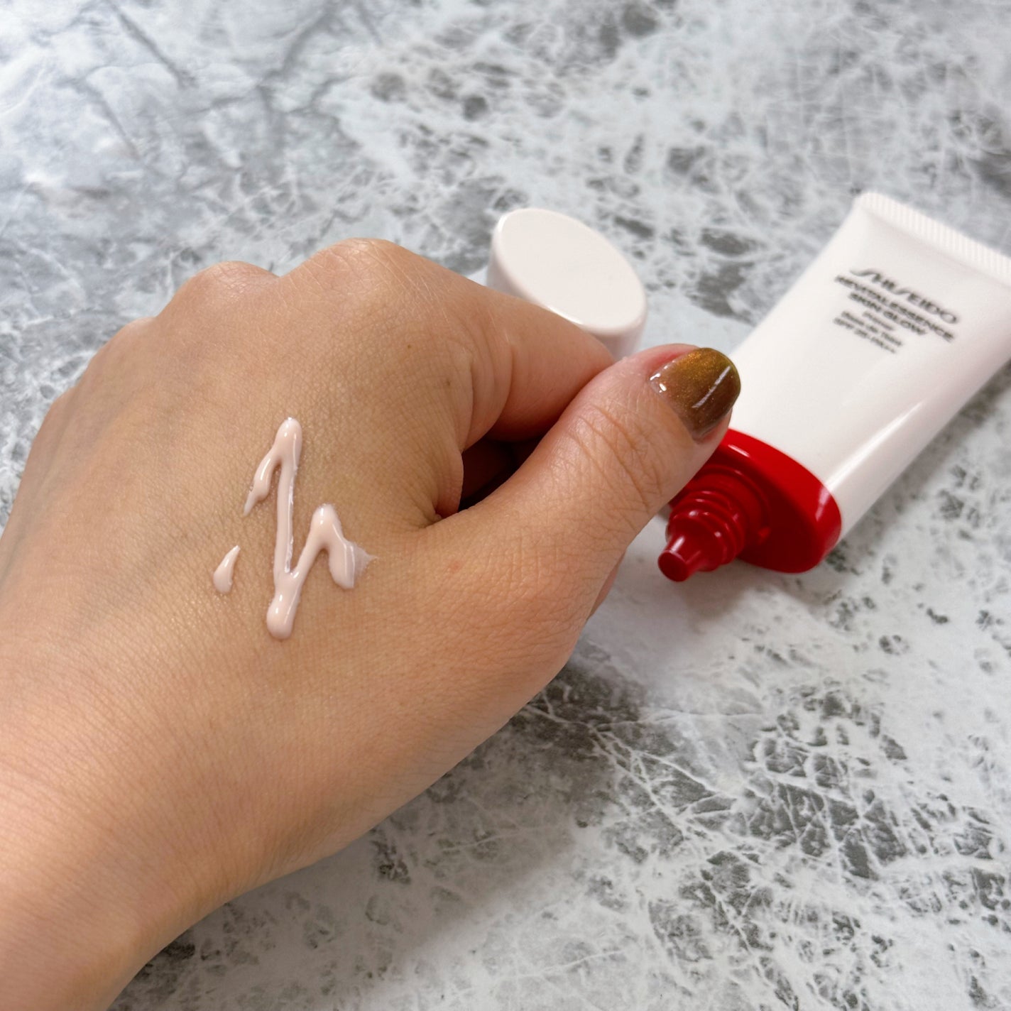 エッセンス スキングロウ ファンデーション/SHISEIDO/リキッドファンデーションを使ったクチコミ(3枚目)