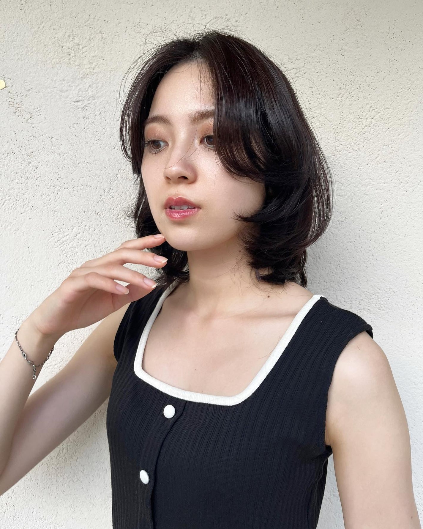 HARUNA on LIPS 「肩ボブをたっぷりレイヤー♡でふわふわにしました💕💕さらっとスタ..」(3枚目)