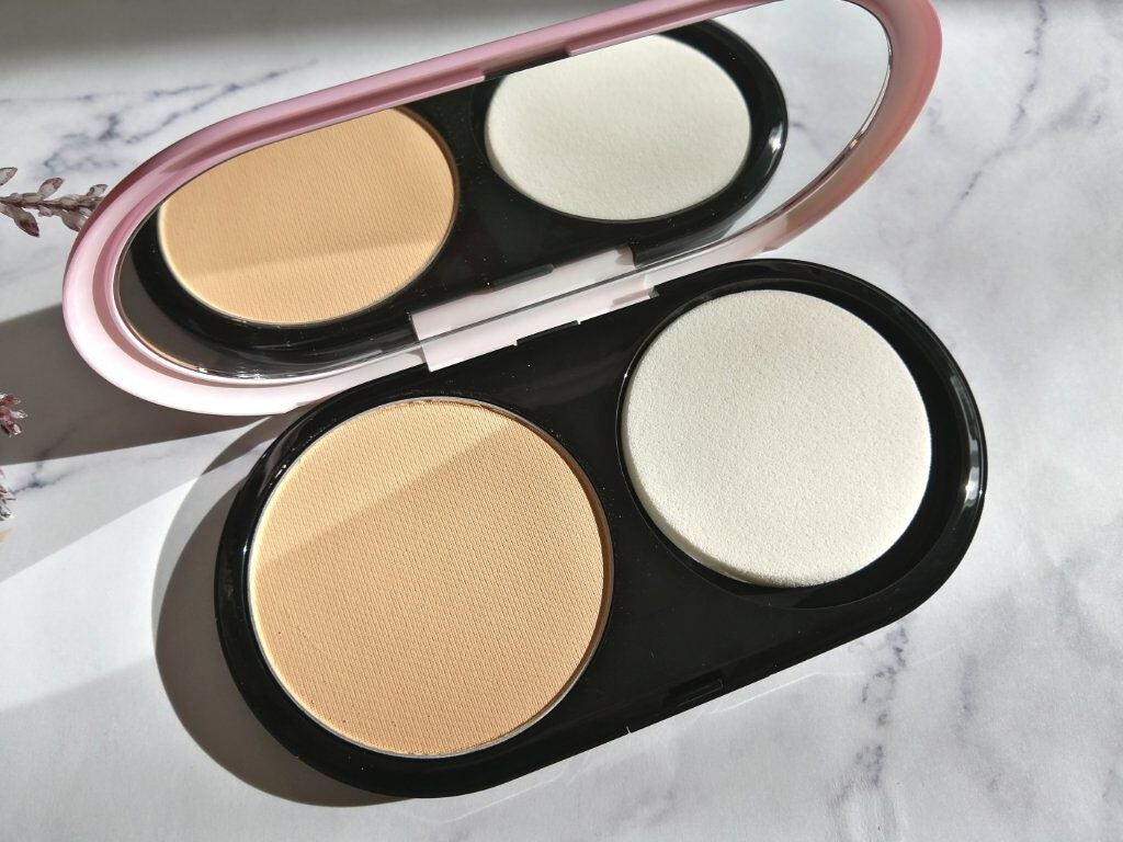 ライトフル C3 ナチュラル シルク パウダーファンデーション/M・A・C/パウダーファンデーションを使ったクチコミ(2枚目)