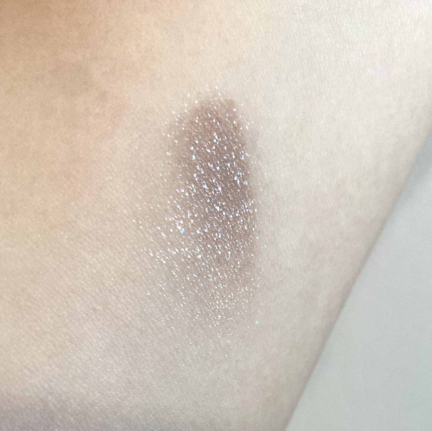 ラズル アイカラー/エレガンス ラズル /単色アイシャドウを使ったクチコミ(2枚目)