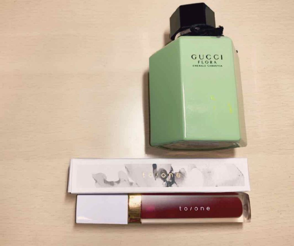 トーン ペタル エッセンス グロス/to/one/リップグロスを使ったクチコミ(4枚目)