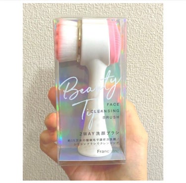 BEAUTYTIP FACE CLEANSING BRUSH(ビューティーティップ フェイスクレンジングブラシ)

〈説明〉
・クレンジング、洗顔ブラシ

〈使用方法〉
①クレンジング
シリコンブラシ面