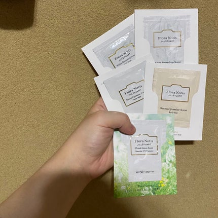 ホワイトスノードロップ オードパルファン & ハンドクリーム/Flora Notis JILL STUART/その他キットセットを使ったクチコミ(2枚目)