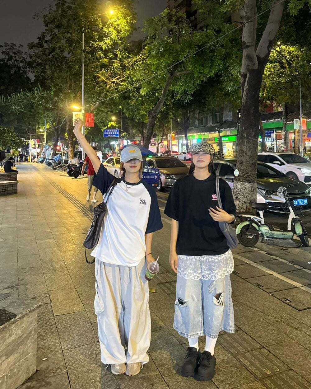 ひとみ on LIPS 「友達と会うのが楽しみです#コーデ#韓国コーデ#韓国ファッション..」(1枚目)