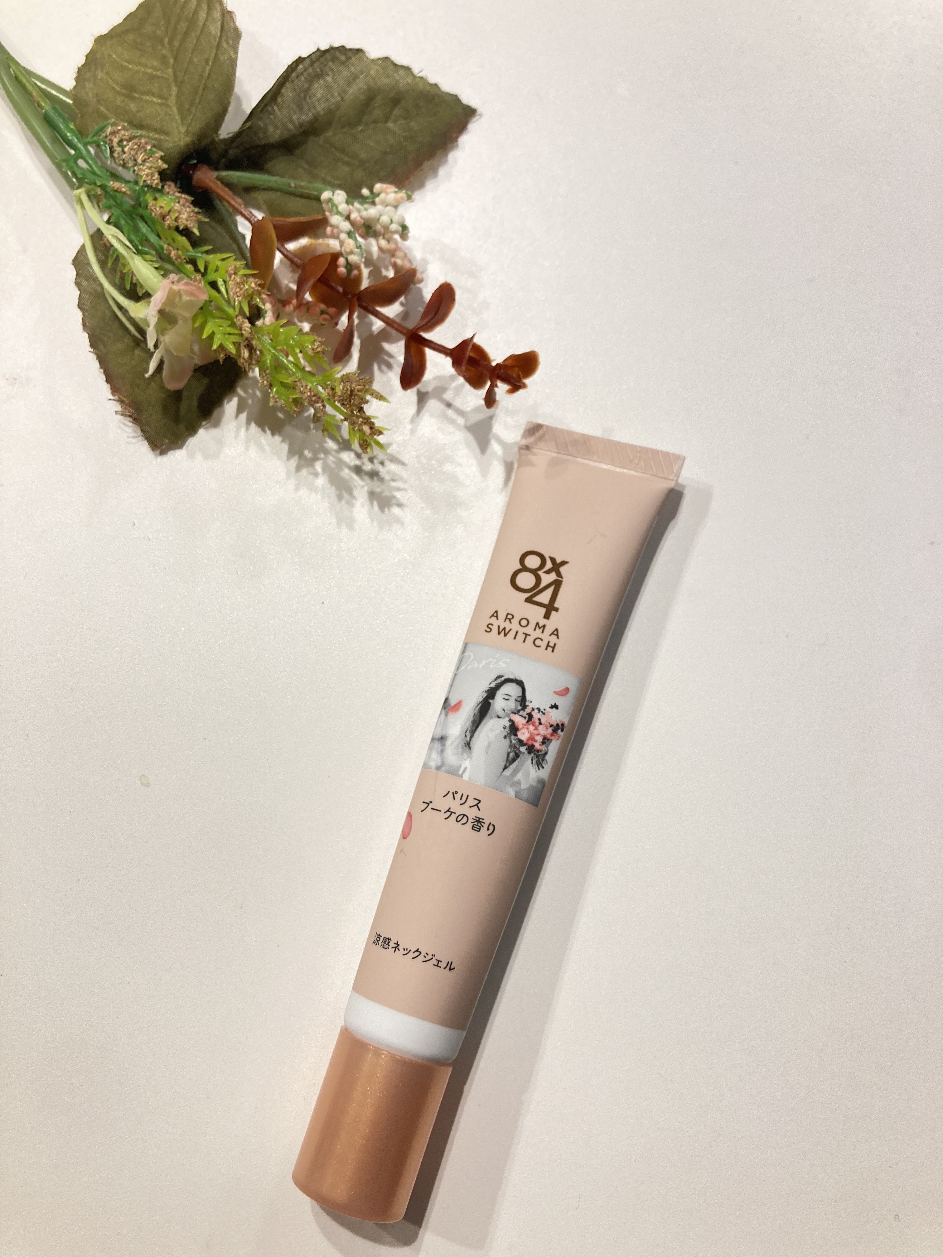 8x4 アロマスイッチ 涼感ネックジェル パリスブーケの香り/８ｘ４/デオドラント・制汗剤を使ったクチコミ（2枚目）