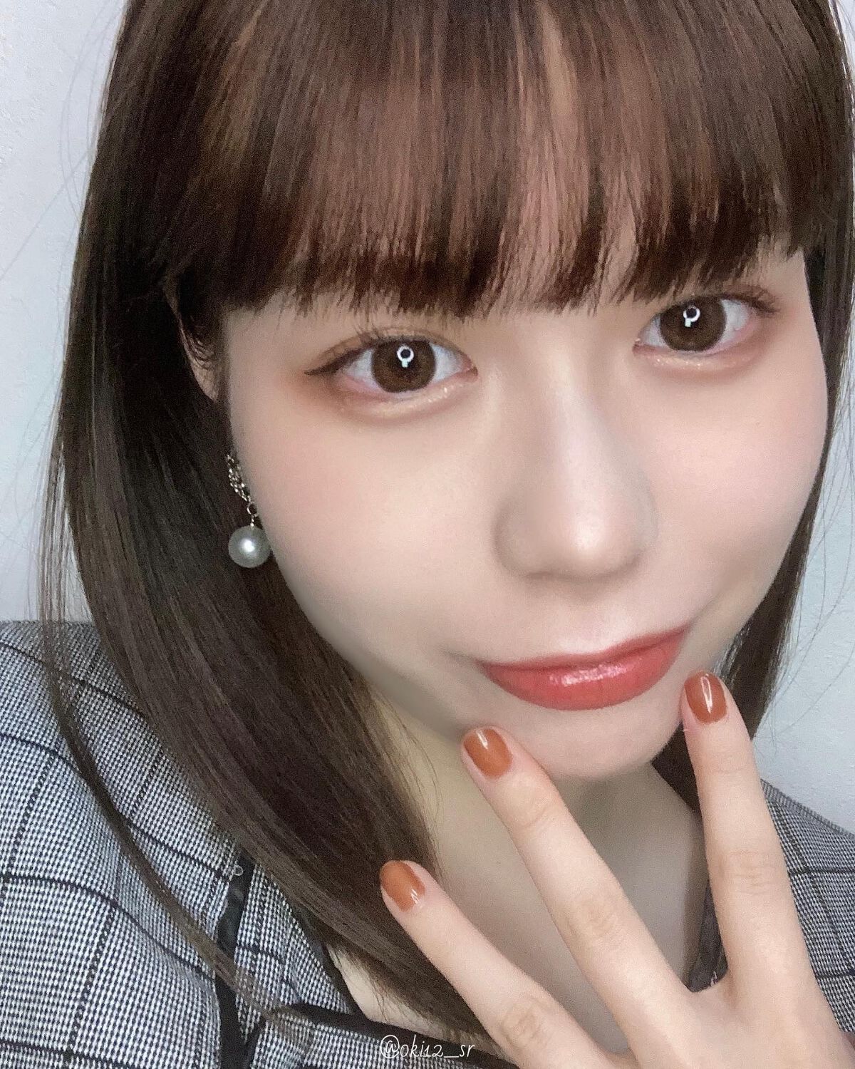 \茶髪さん向け/テラコッタブラウンって、上品でかわいい🍁【メイク方法】
⁡
⁡
───────────────
⁡
⁡
少し秋メイクっぽさは否めませんが...！🙇🏻
⁡
茶髪×テラコッタって、上品にまとまってくれるんだな〜！という発見