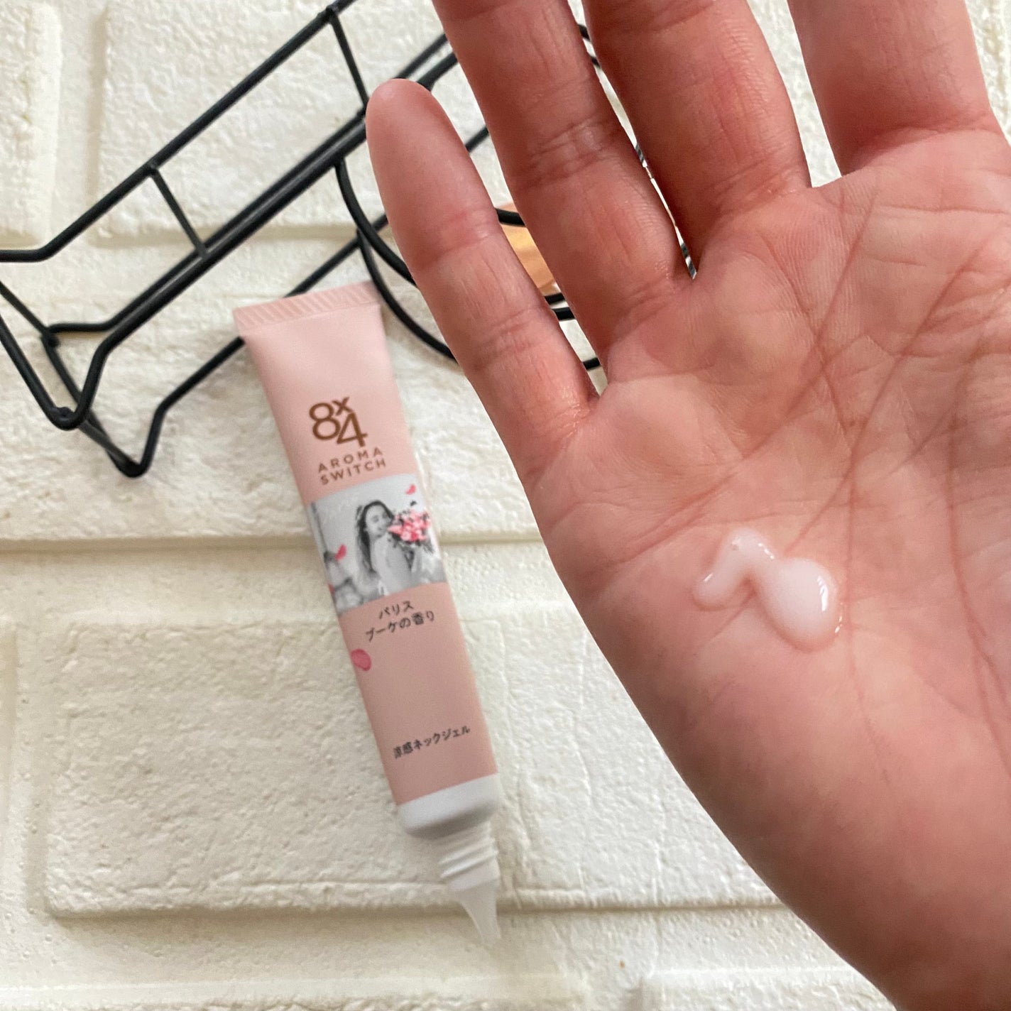 8x4 アロマスイッチ 涼感ネックジェル パリスブーケの香り/8x4/デオドラント・制汗剤を使ったクチコミ(4枚目)