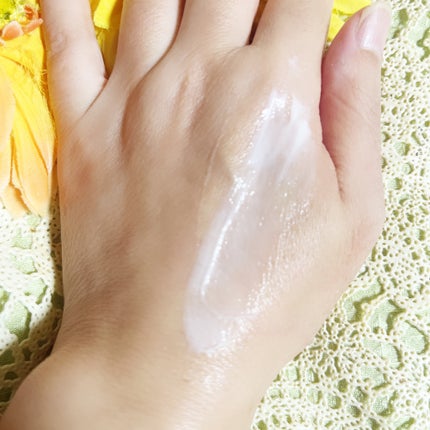 ハンデコルテ/キユートピア/ネック・デコルテケアを使ったクチコミ(4枚目)