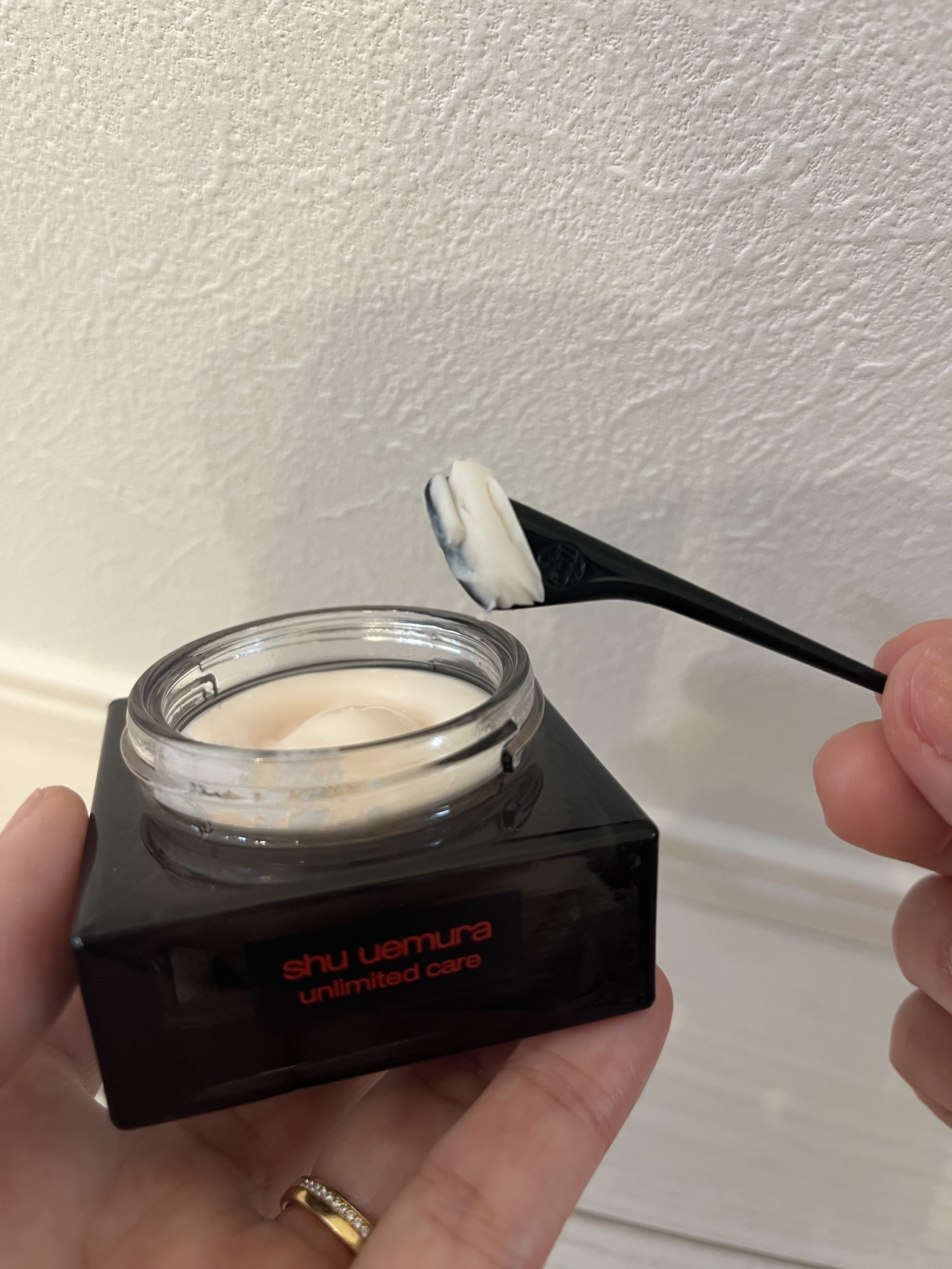 アンリミテッド ケア モチバーム ベース/shu uemura/化粧下地を使ったクチコミ（1枚目）