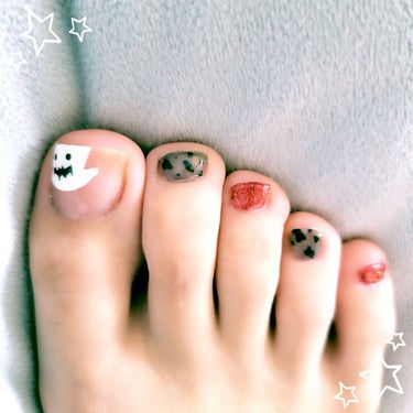 New foot nail✩.*˚

出産を終えてようやくネイルできるようになったのでフットをやりました！！

なかなかケアまではやるものの塗るまでに至らないまま時間が過ぎていたのですが、久しぶりに気合