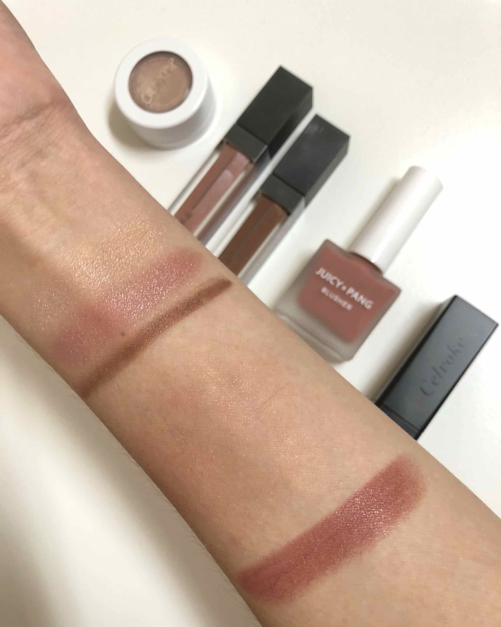 Super Shock Shadow/ColourPop/単色アイシャドウを使ったクチコミ（2枚目）