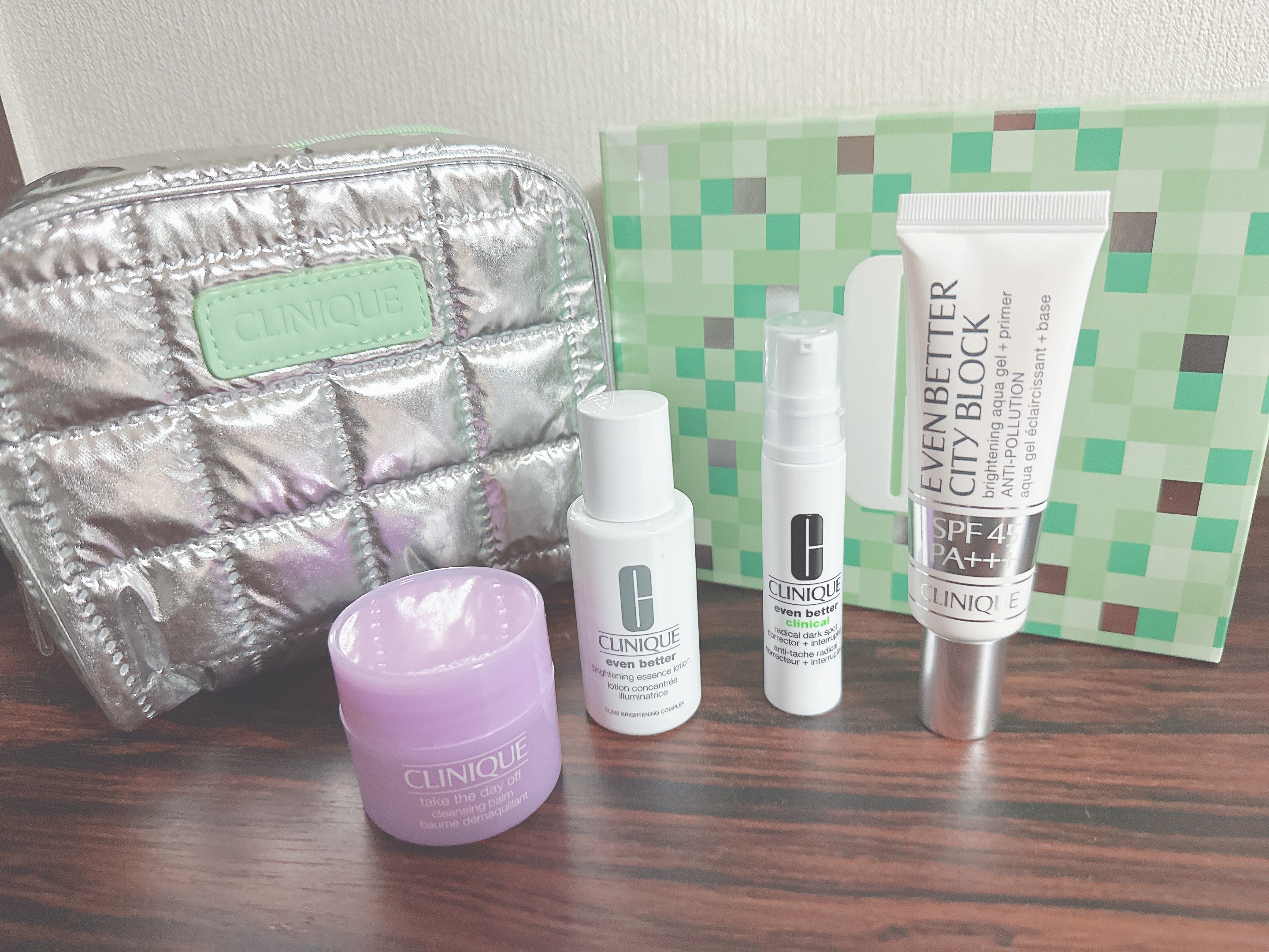 CLINIQUE 選べるイーブン ベター ベース メーク セットのクチコミ「🌸CLINIQUE
選べるイーブン ベター ベース メーク セット
＜イーブン ベター シティ.....」（1枚目）