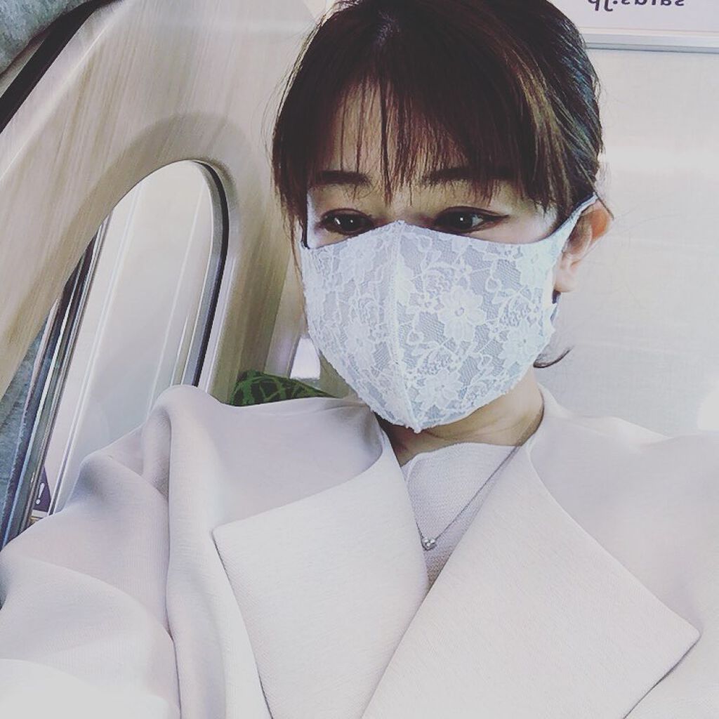 miho_lipsac on LIPS 「最近のお気に入り、レースマスク、二枚重ね😷。一枚目はN95相当..」(2枚目)