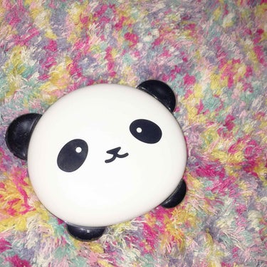 [TONYMOLY]
❁︎panda's dream
.
新大久保で購入しました！
パッケージが可愛く、パケ買いってやつ(笑)
すごい白くなるから塗りすぎ注意！⚠️
.
.
パウダーにもパンダの柄がつい