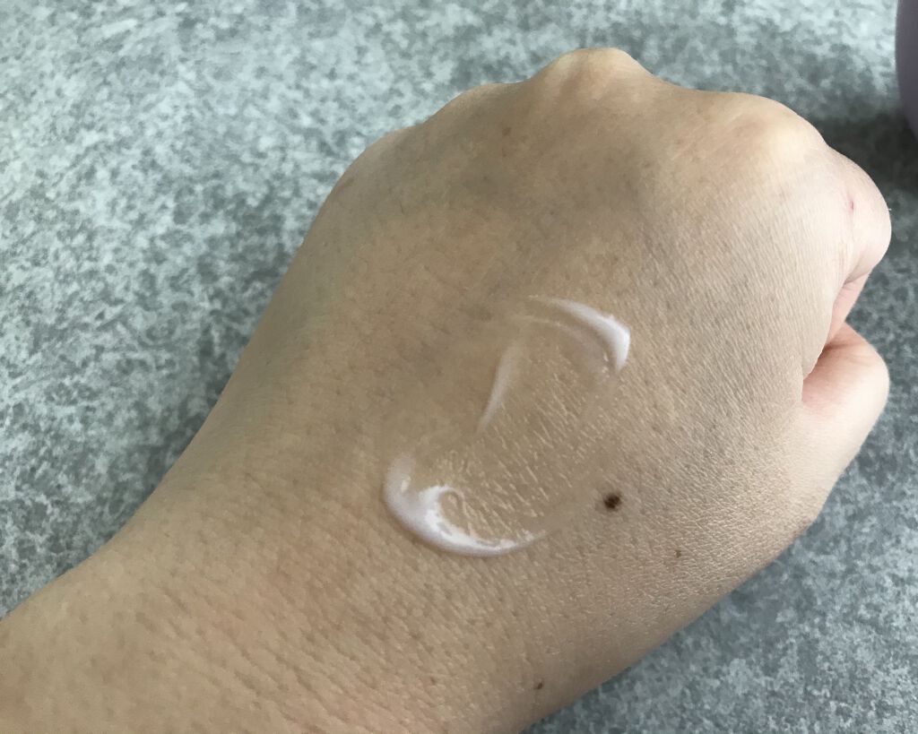 ジョンソンベビー ジョンソン すやすやタイム ローションのクチコミ「ジョンソン すやすやタイムローション



普段顔や体のスキンケアはベタベタしたりぬるぬるが残.....」（3枚目）