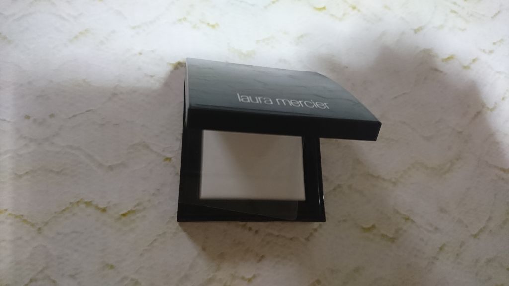 シークレット ブラーリング パウダー フォー アンダー アイズ/ローラ メルシエ/プレストパウダーを使ったクチコミ(1枚目)