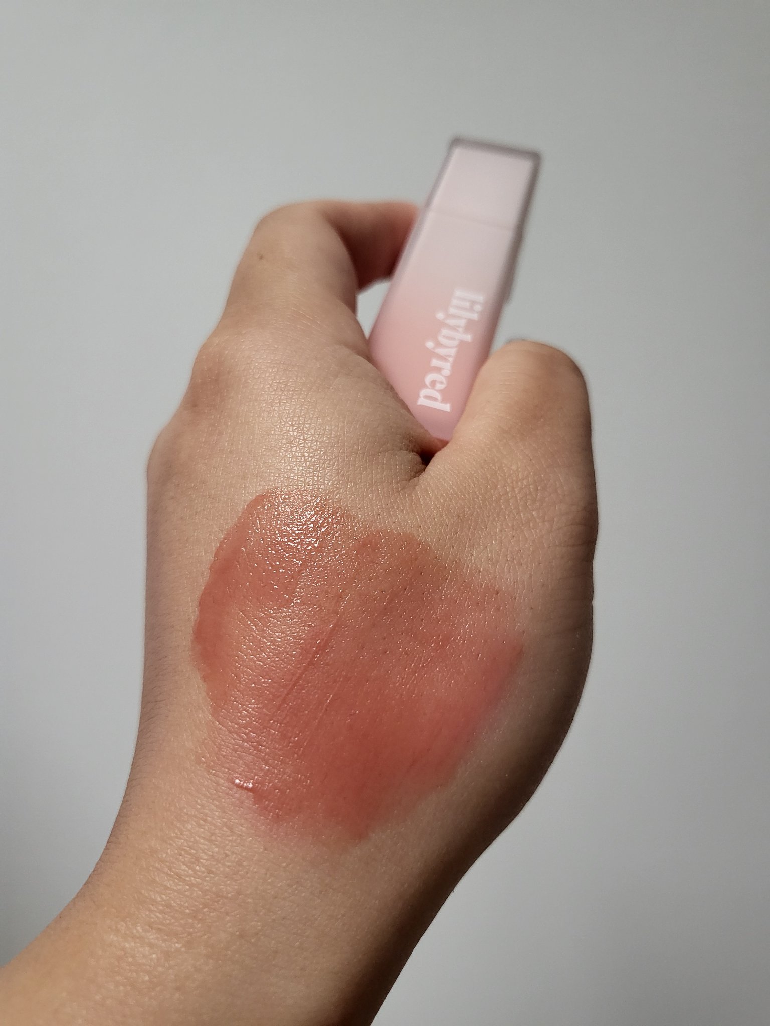 スウィート ライアー ミルキー ティント 01 バニラビーンクリーム(Vanilla Bean Cream)/lilybyred/口紅を使ったクチコミ（2枚目）