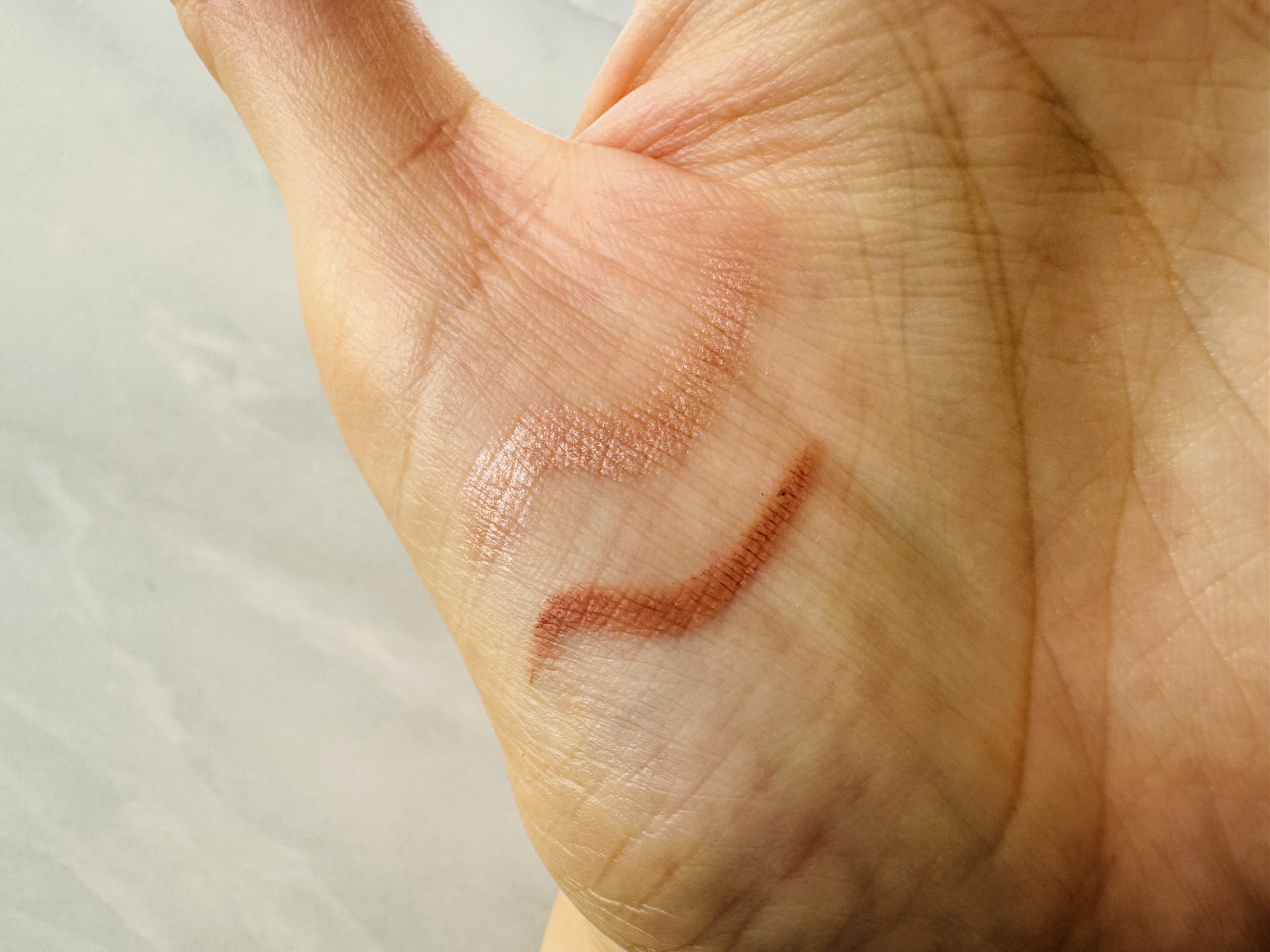 ぷっくりアイカラーペンシル/ミゼルエディ/スティックアイシャドウを使ったクチコミ（3枚目）