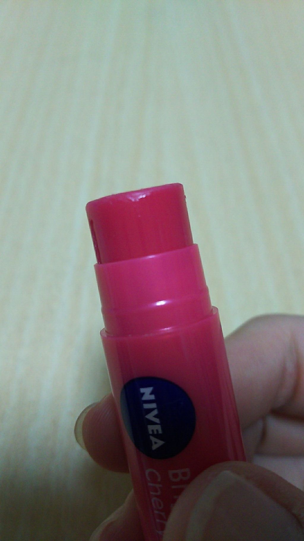 モイストピュアカラーリップ/ニベア/リップクリームを使ったクチコミ(2枚目)