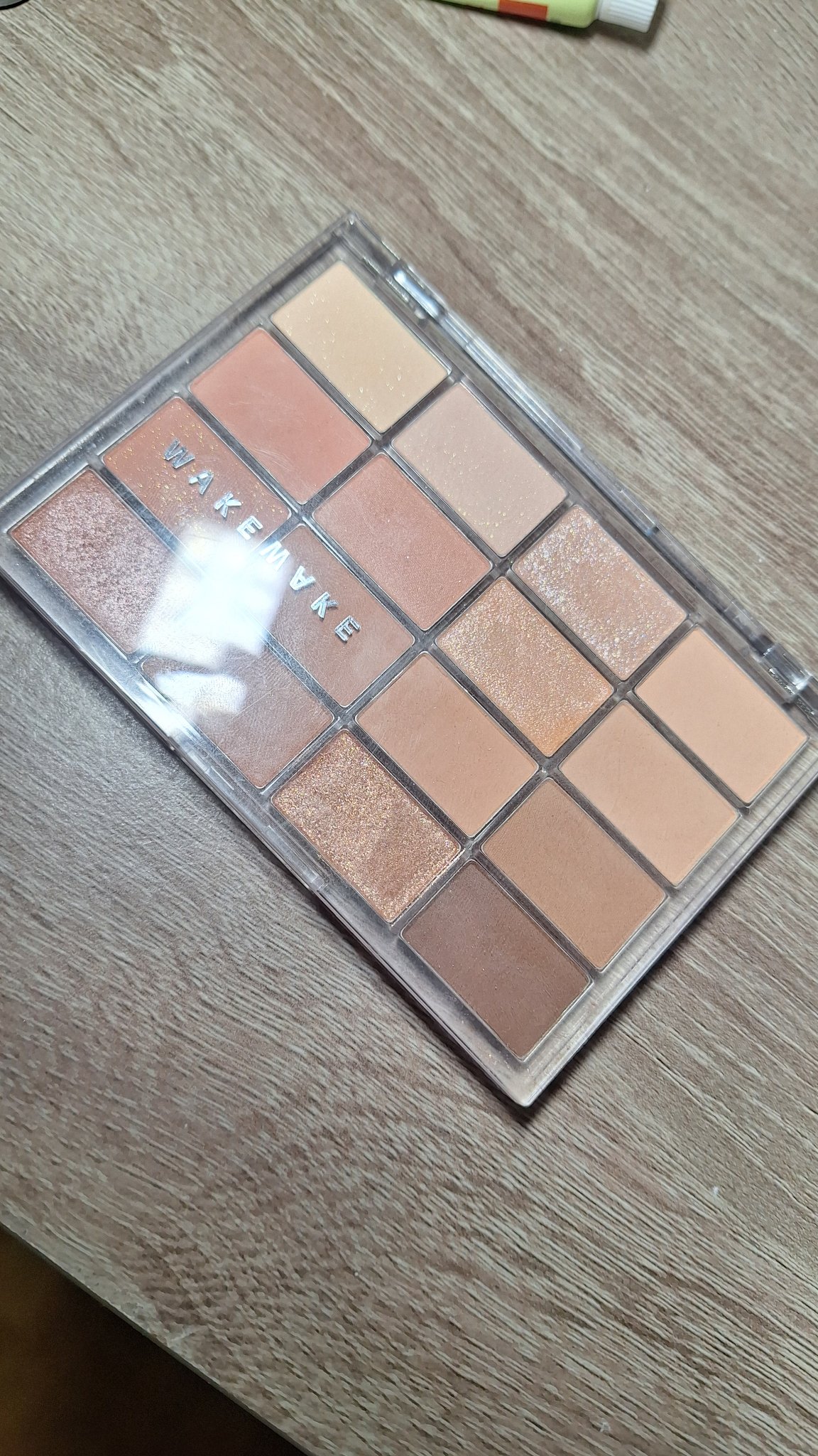 ソフトブラーリングアイパレット/wakemake/アイシャドウパレットを使ったクチコミ（2枚目）