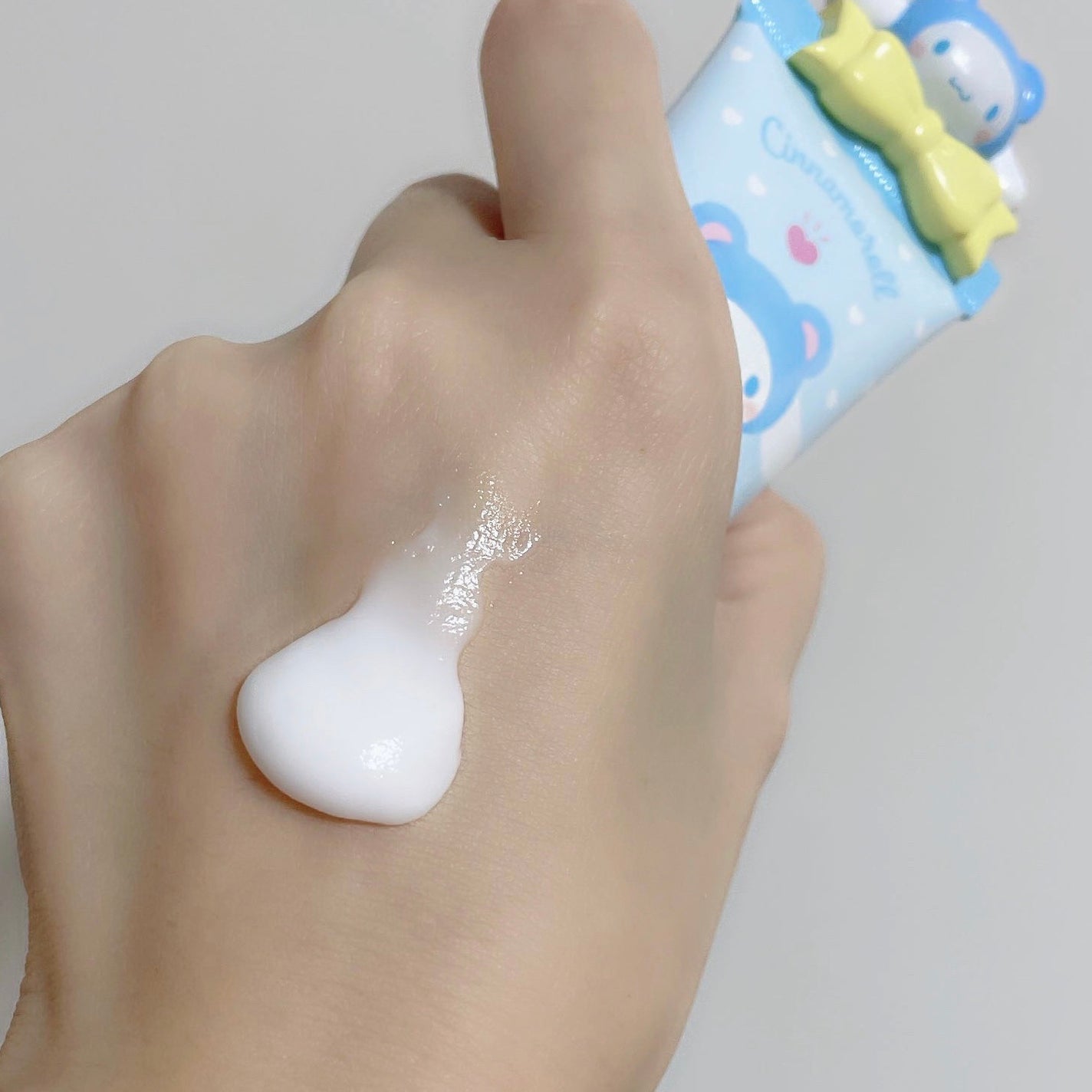 yonna1818♡フォロバ♡ on LIPS 「ファミマで可愛すぎるサンリオキャラクターズハンドクリームを発見..」(4枚目)
