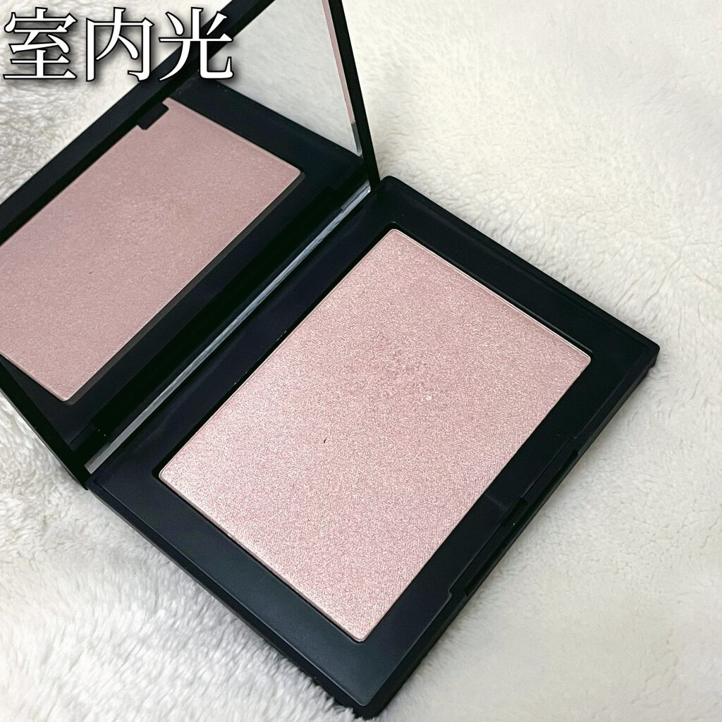 マットラディアンス ベイクドパウダー ハイライト01/ローラ メルシエ/パウダーハイライトを使ったクチコミ(4枚目)