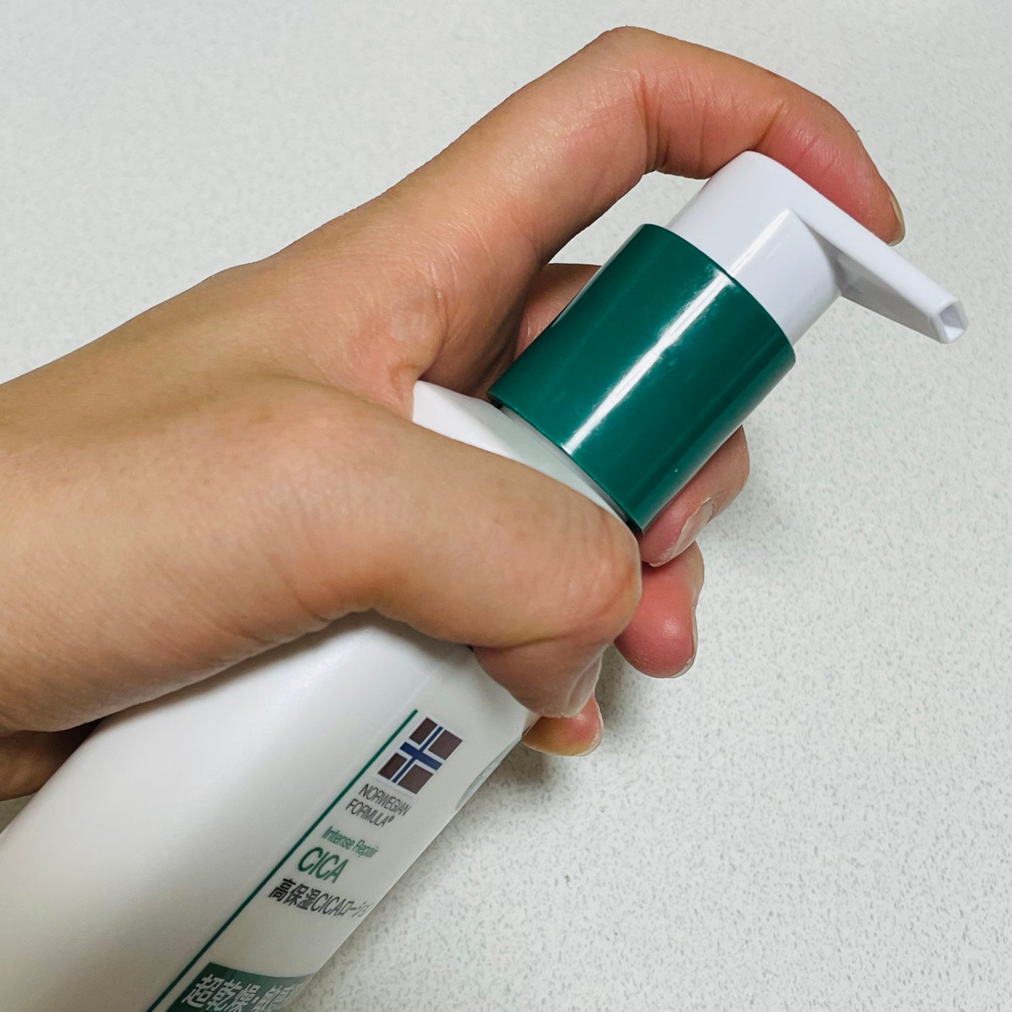 ノルウェー フォーミュラ インテンスリペア CICAボディエマルジョン/Neutrogena/ボディローションを使ったクチコミ(3枚目)