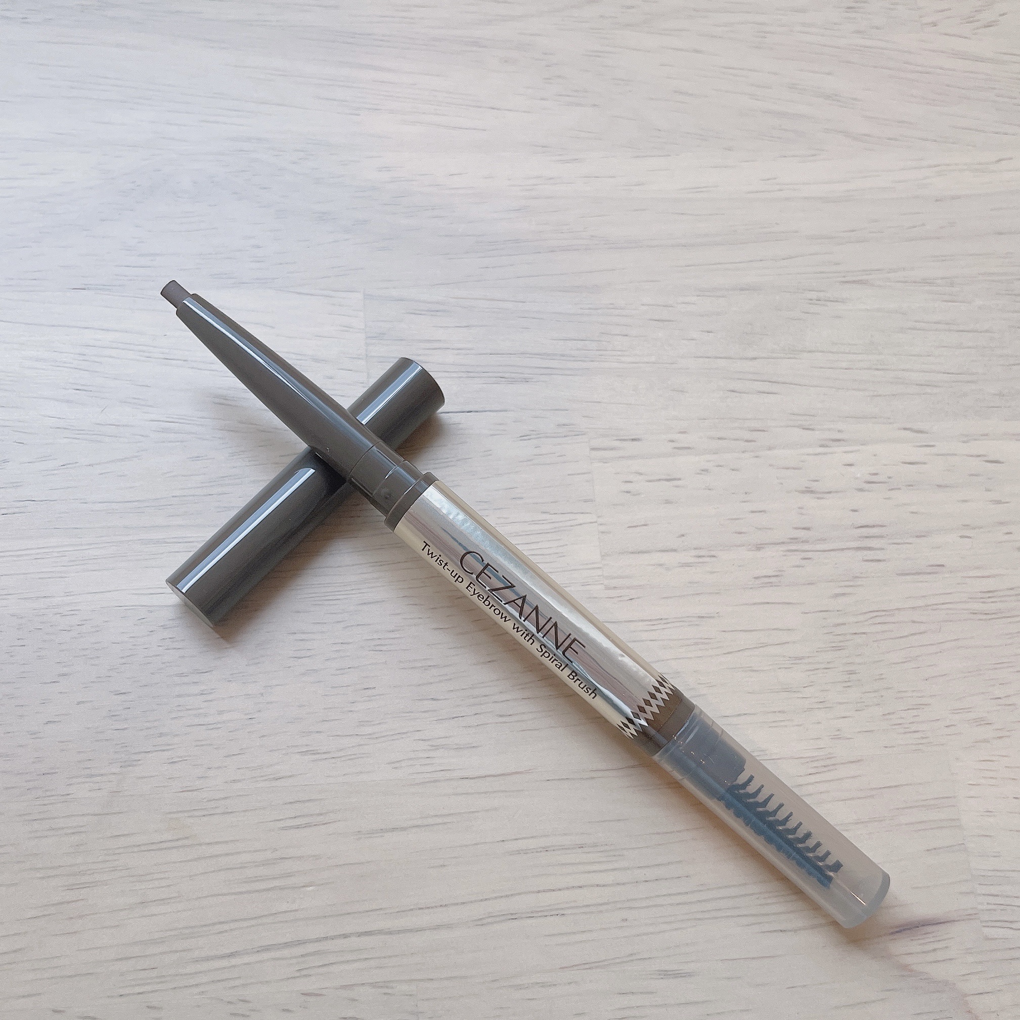 ブラシ付きアイブロウ繰り出し/CEZANNE/アイブロウペンシルを使ったクチコミ（3枚目）