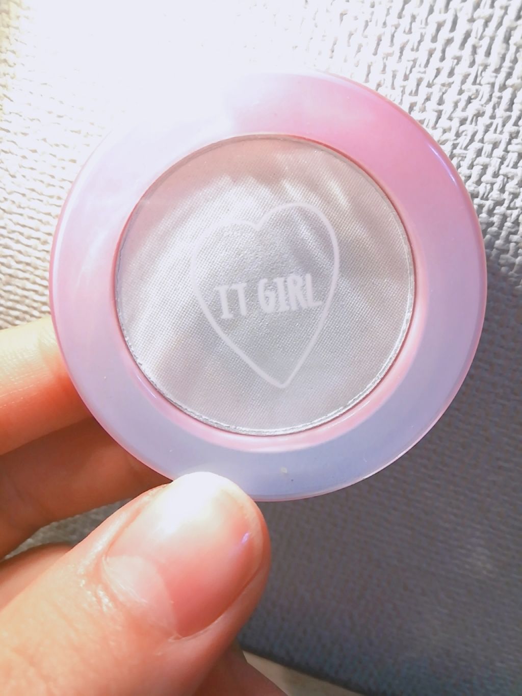 ダイソー×IT GIRL アイシャドウ/DAISO/単色アイシャドウを使ったクチコミ（1枚目）