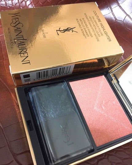 YVES SAINT LAURENT BEAUTE ハイライタークチュールのクチコミ「YSL♥
#ハイライタークチュール
No.2 オーローズ(リュクスなゴールドローズ)
上品で.....」(1枚目)